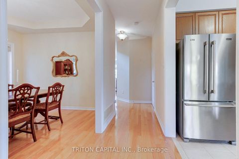 Photo 5 at 96 Timber Valley Avenue, Oak Ridges, Richmond Hill