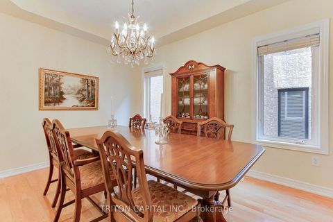 Photo 6 at 96 Timber Valley Avenue, Oak Ridges, Richmond Hill