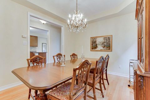 Photo 7 at 96 Timber Valley Avenue, Oak Ridges, Richmond Hill