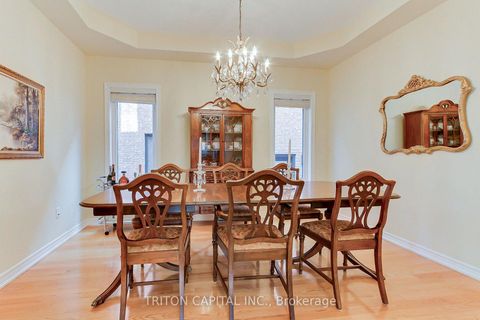 Photo 8 at 96 Timber Valley Avenue, Oak Ridges, Richmond Hill