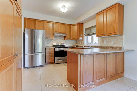 Photo 9 at 96 Timber Valley Avenue, Oak Ridges, Richmond Hill
