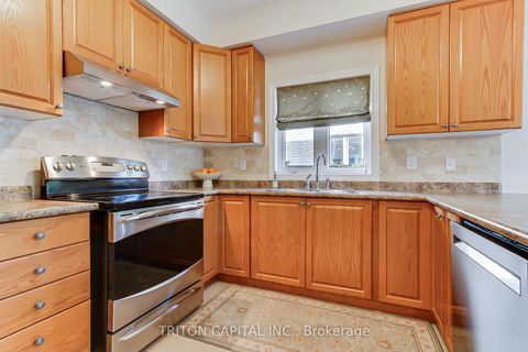 Photo 11 at 96 Timber Valley Avenue, Oak Ridges, Richmond Hill