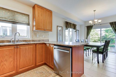 Photo 12 at 96 Timber Valley Avenue, Oak Ridges, Richmond Hill