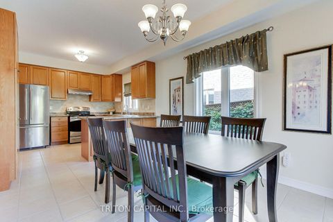 Photo 13 at 96 Timber Valley Avenue, Oak Ridges, Richmond Hill