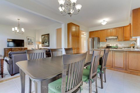 Photo 15 at 96 Timber Valley Avenue, Oak Ridges, Richmond Hill