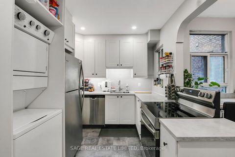 Photo 1 at 204 - 1840 Bathurst Street, Cedarvale, Toronto