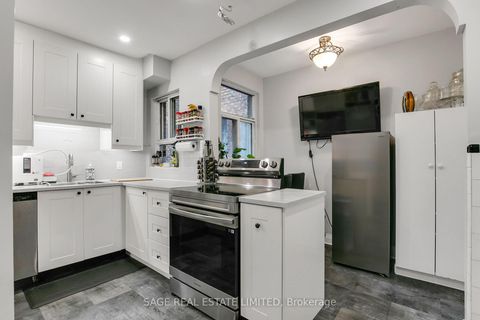 Photo 3 at 204 - 1840 Bathurst Street, Cedarvale, Toronto