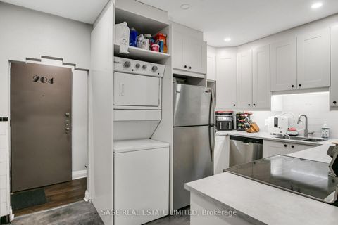 Photo 4 at 204 - 1840 Bathurst Street, Cedarvale, Toronto