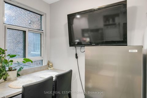 Photo 5 at 204 - 1840 Bathurst Street, Cedarvale, Toronto