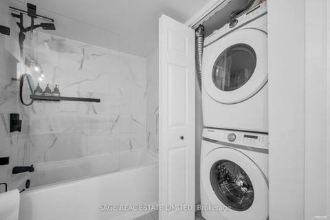 Photo 23 at 408 - 456 COLLEGE Street, Little Italy, Toronto