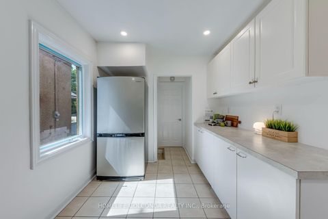 Photo 13 at 93 North Woodrow Boulevard, Birchmount, Toronto