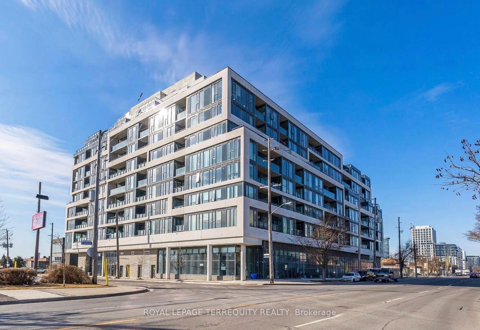 614 - 859 The Queensway, Queensway, Toronto photo number 2