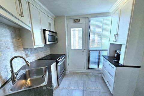 Photo 13 at E41 - 300 Mill Road, Markland Wood, Toronto