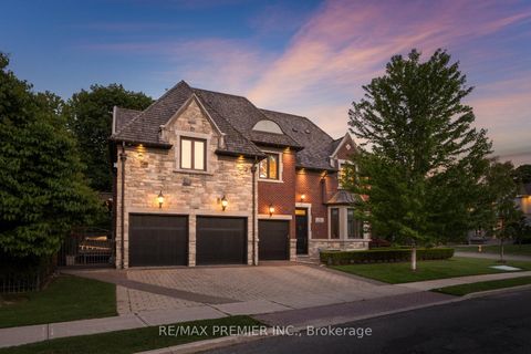 Photo 1 at 35 Normandale Crescent, Windfields, Toronto