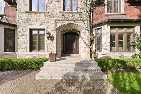 Photo 5 at 35 Normandale Crescent, Windfields, Toronto
