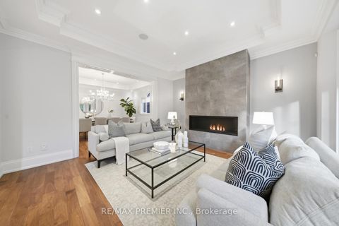 Photo 9 at 35 Normandale Crescent, Windfields, Toronto