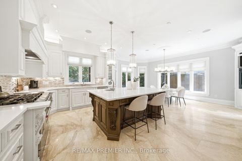 Photo 13 at 35 Normandale Crescent, Windfields, Toronto