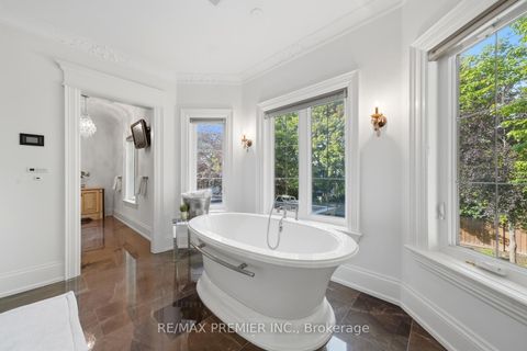 Photo 27 at 35 Normandale Crescent, Windfields, Toronto