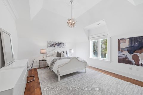 Photo 32 at 35 Normandale Crescent, Windfields, Toronto