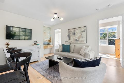 Photo 7 at 205 - 15 Stafford Street, Niagara, Toronto