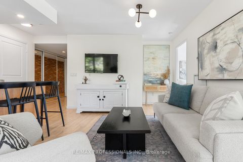Photo 8 at 205 - 15 Stafford Street, Niagara, Toronto