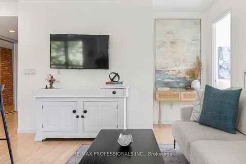 Photo 9 at 205 - 15 Stafford Street, Niagara, Toronto