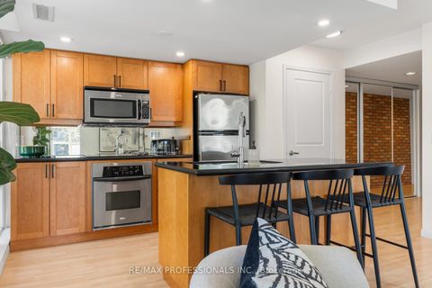 Photo 10 at 205 - 15 Stafford Street, Niagara, Toronto