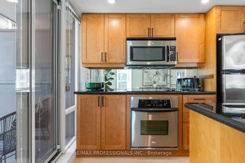 Photo 11 at 205 - 15 Stafford Street, Niagara, Toronto