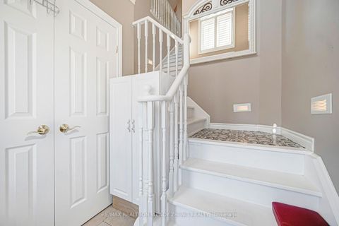 Photo 4 at 21 - 520 Silken Laumann Drive, Wyndham, Newmarket