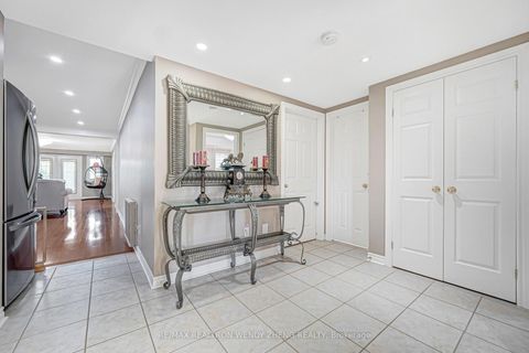 Photo 6 at 21 - 520 Silken Laumann Drive, Wyndham, Newmarket