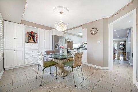 Photo 9 at 21 - 520 Silken Laumann Drive, Wyndham, Newmarket