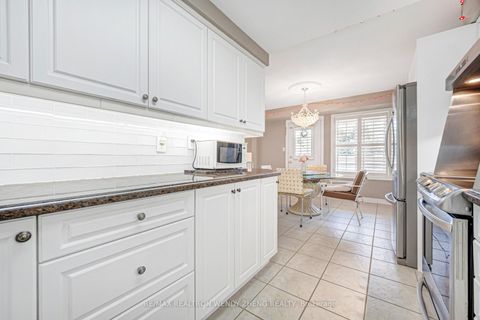 Photo 15 at 21 - 520 Silken Laumann Drive, Wyndham, Newmarket