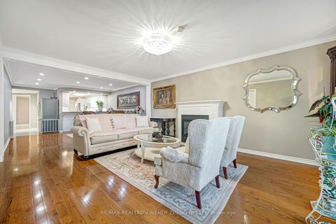 Photo 22 at 21 - 520 Silken Laumann Drive, Wyndham, Newmarket
