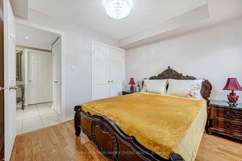 Photo 25 at 21 - 520 Silken Laumann Drive, Wyndham, Newmarket