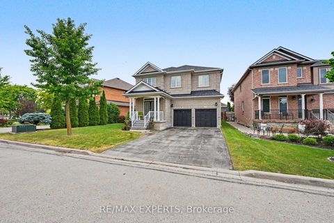 Photo 1 at 15 Arrowood Crescent, Sonoma Heights, Vaughan
