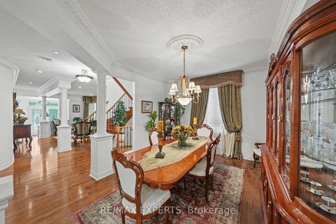 Photo 7 at 15 Arrowood Crescent, Sonoma Heights, Vaughan