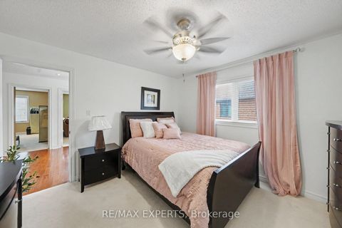 Photo 21 at 15 Arrowood Crescent, Sonoma Heights, Vaughan