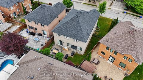 Photo 29 at 15 Arrowood Crescent, Sonoma Heights, Vaughan