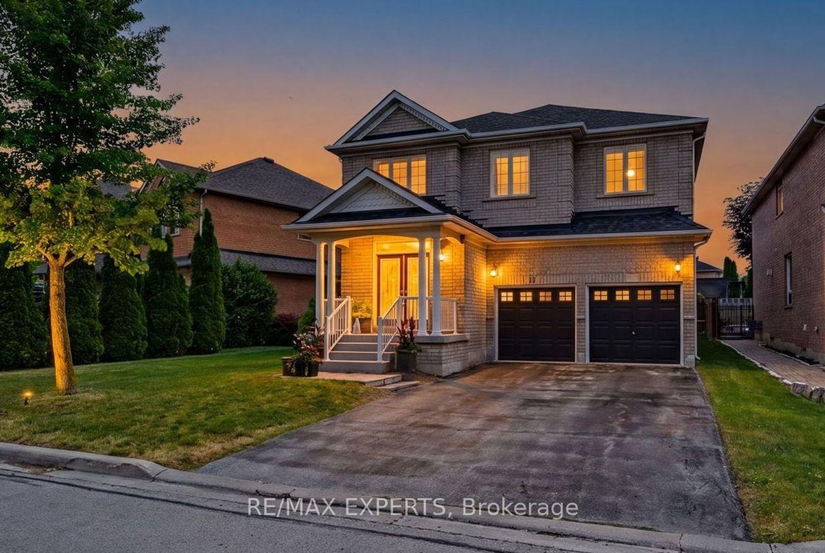 15 Arrowood Crescent, Sonoma Heights, Vaughan photo number 2