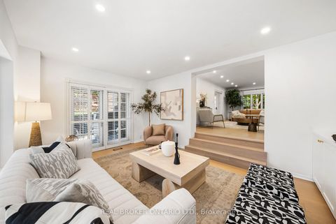 Photo 4 at 69 Chaplin Crescent, Eglinton, Toronto