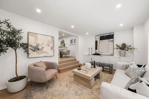 Photo 5 at 69 Chaplin Crescent, Eglinton, Toronto