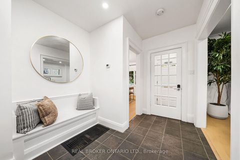 Photo 10 at 69 Chaplin Crescent, Eglinton, Toronto