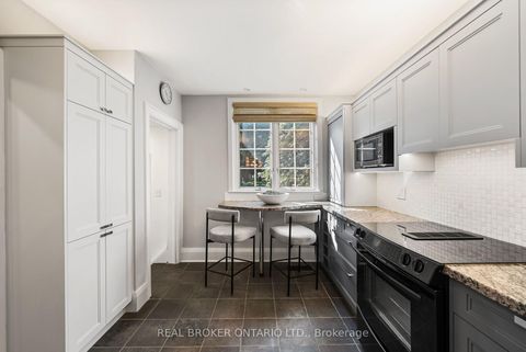 Photo 15 at 69 Chaplin Crescent, Eglinton, Toronto