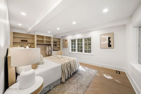 Photo 20 at 69 Chaplin Crescent, Eglinton, Toronto