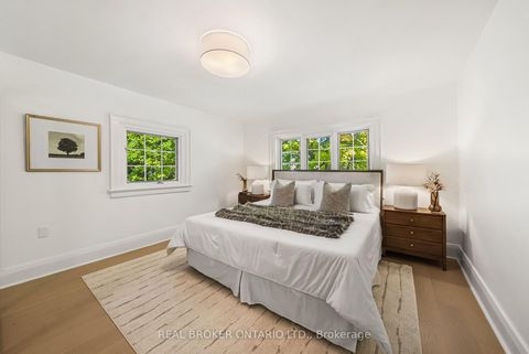 Photo 23 at 69 Chaplin Crescent, Eglinton, Toronto