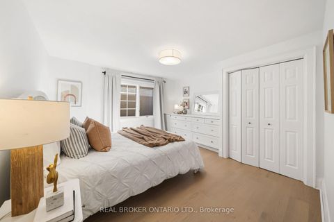 Photo 28 at 69 Chaplin Crescent, Eglinton, Toronto