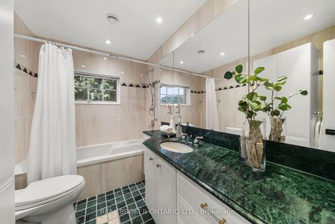 Photo 33 at 69 Chaplin Crescent, Eglinton, Toronto