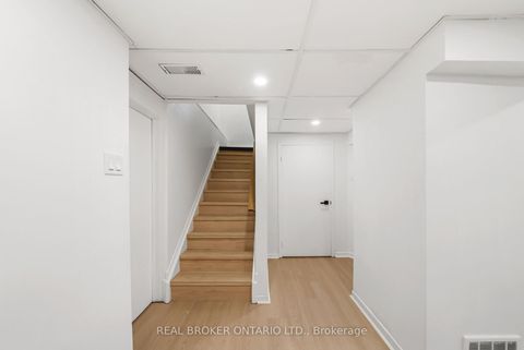 Photo 36 at 69 Chaplin Crescent, Eglinton, Toronto