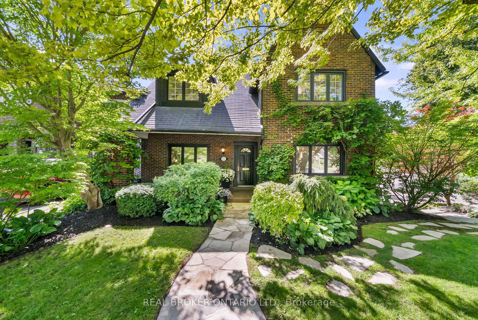 69 Chaplin Crescent, Eglinton, Toronto photo number 2