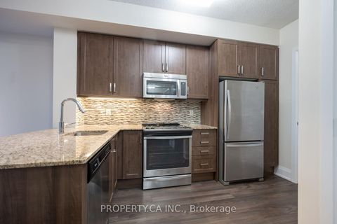 Photo 3 at 613 - 1 Old Mill Drive, Swansea, Toronto